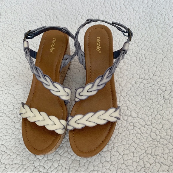 Women’s Nicole Dryden Gray Wedge Sandals 9 - Picture 2 of 5